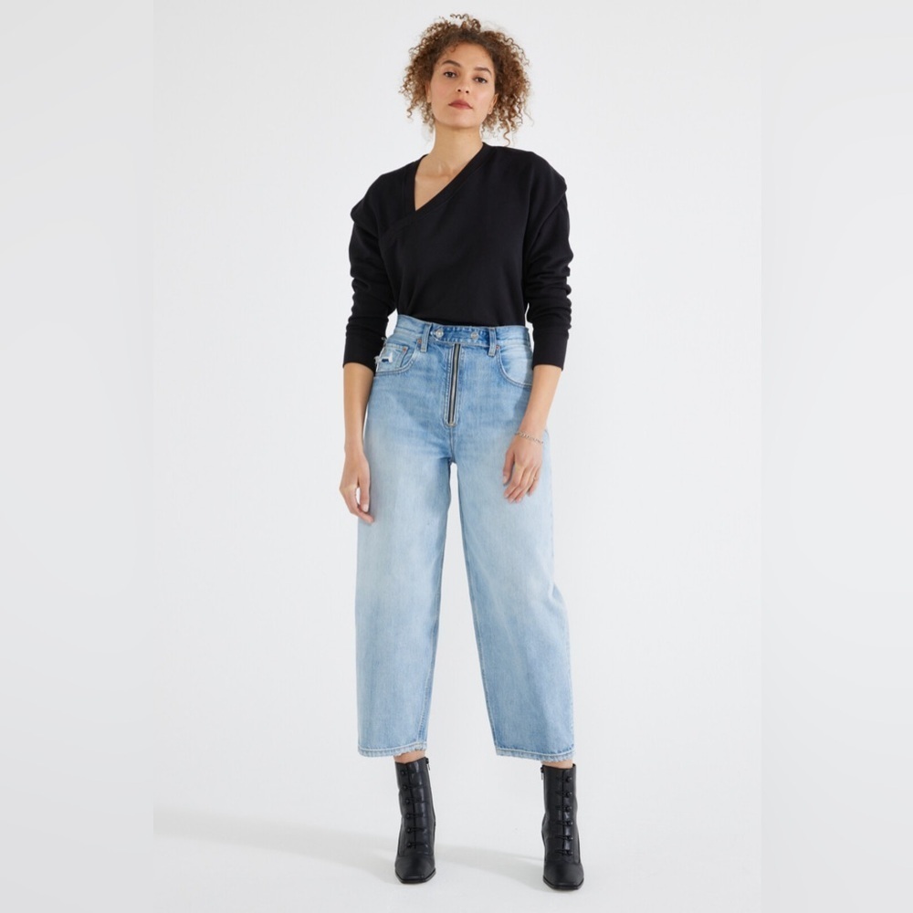 Etica Erin High-Rise Relaxed Taper Jeans in Day Break Size 29
